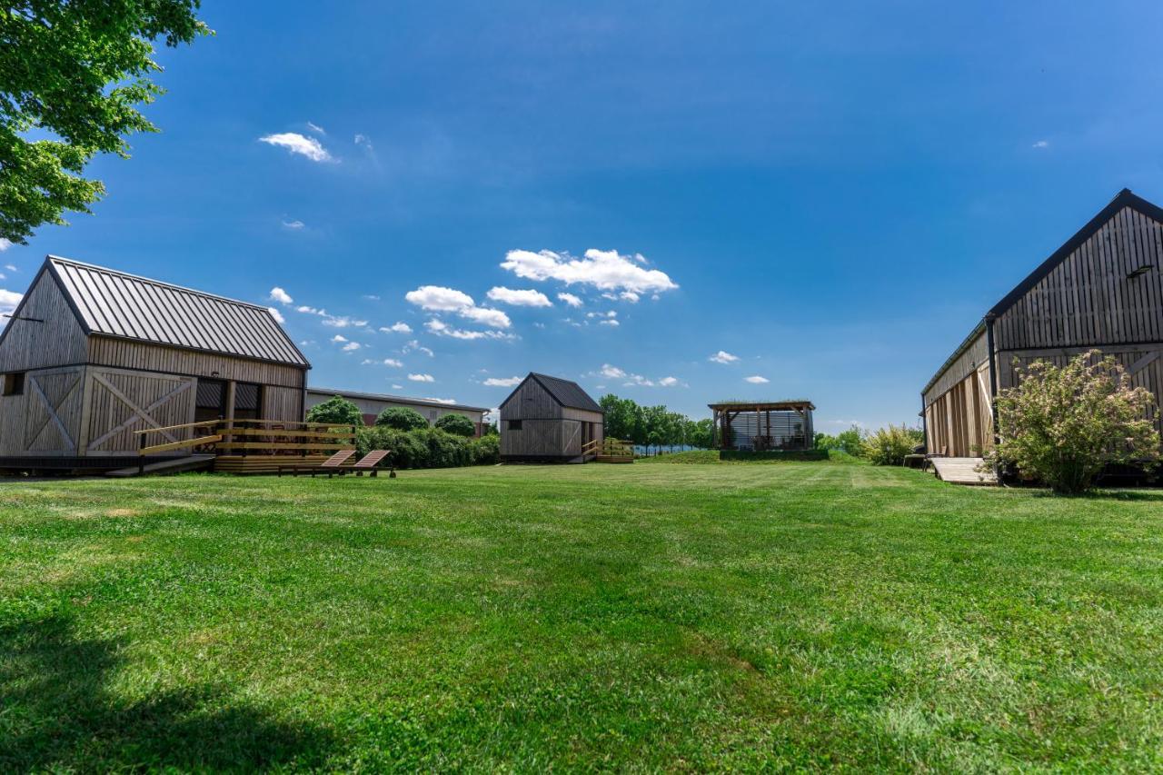 Horse Glamping Park Hotel Cirkovce Buitenkant foto