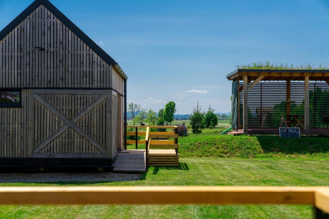 Horse Glamping Park Hotel Cirkovce Buitenkant foto